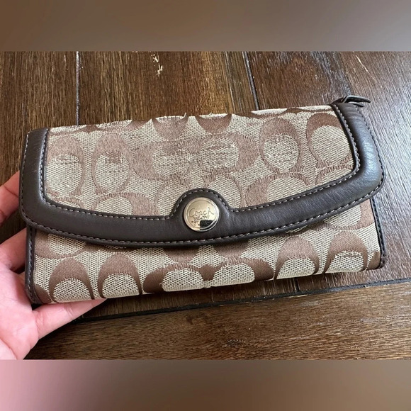 Coach signature logo wallet - Picture 13 of 13